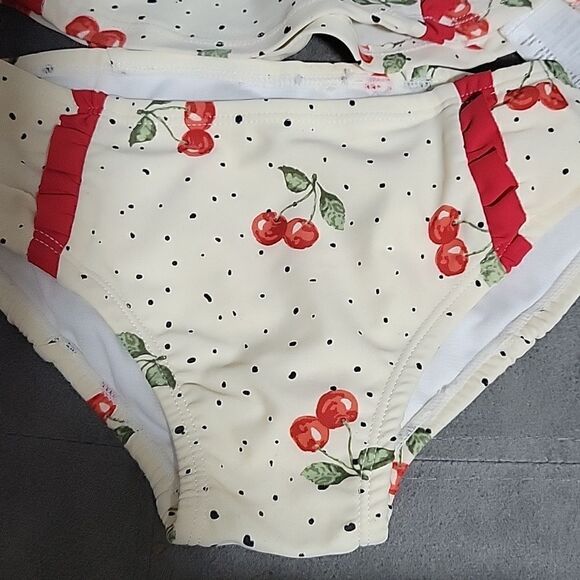 Jesisica Simpson Swimsute girl - Picture 3 of 6